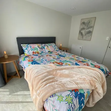 Cosy 2 Bedroom Unit In Howick Close To Bus And Supermarket